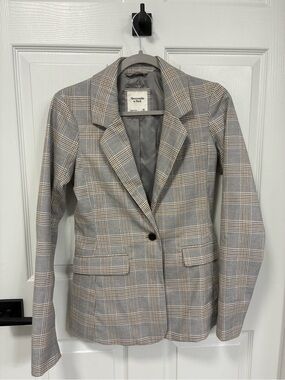 Abercrombie & Fitch Gray Plaid Single-Button Blazer with Cream Accent